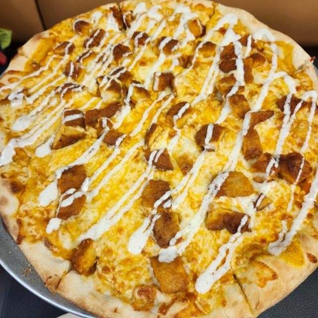 Buffalo Chicken Pizza Small 10" Deep Dish Pan.